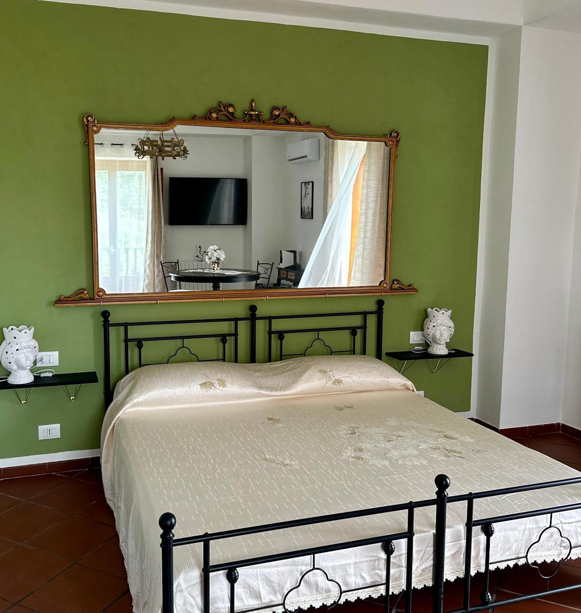 Villa Tiche Cefalu Bagian luar foto