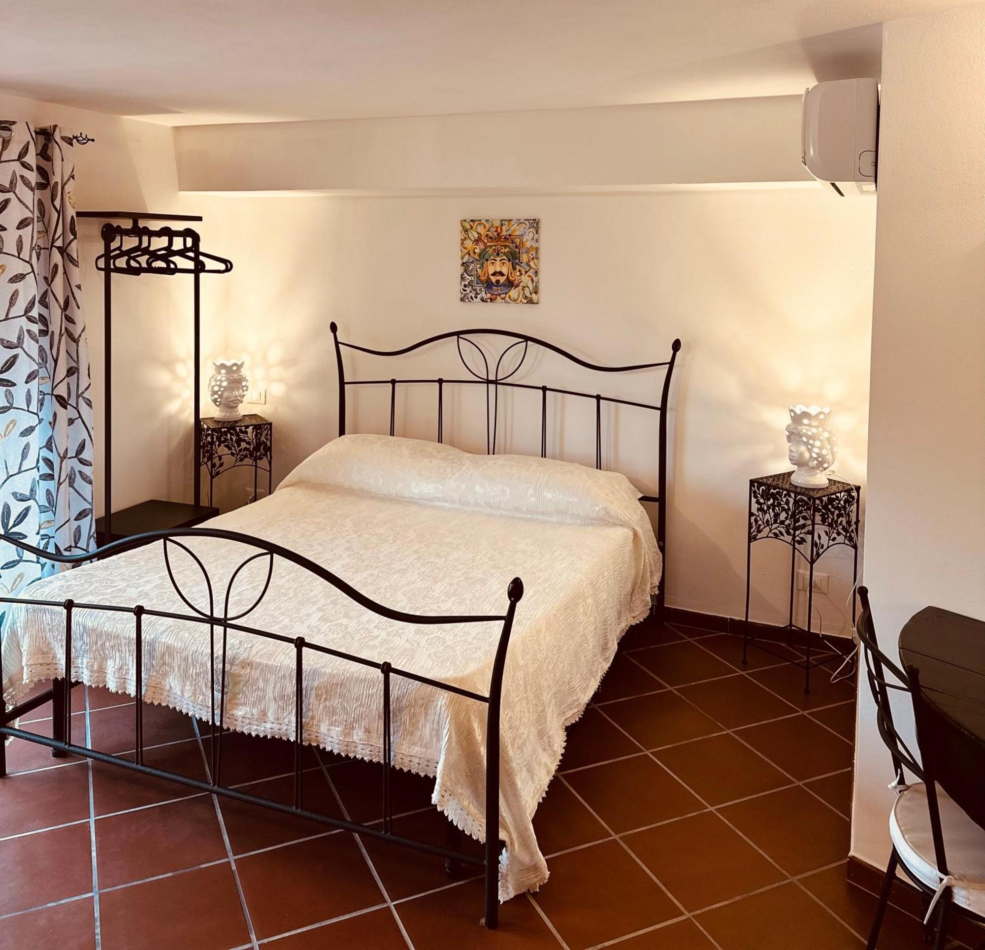 Villa Tiche Cefalu Bagian luar foto